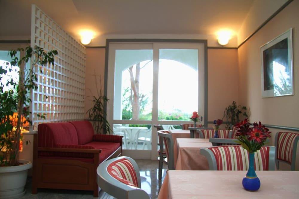 Mantenia Hotel Platanes  Exteriér fotografie